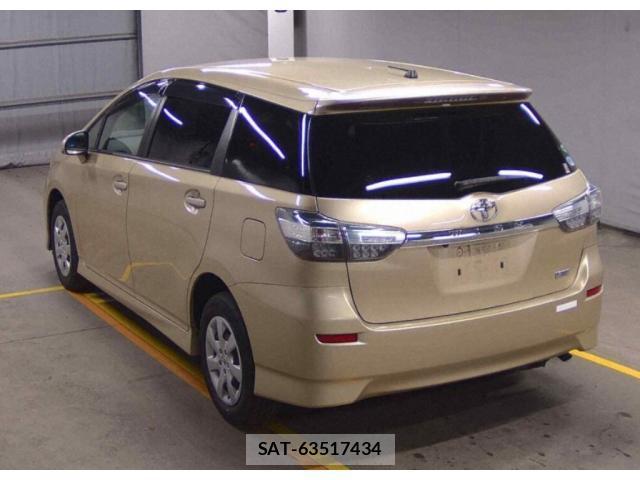 Toyota WISH 2015-12 8222564-4