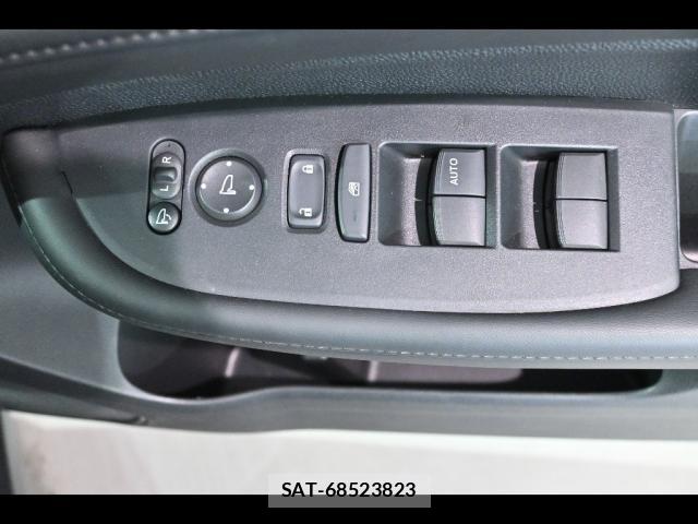 Honda WR-V 2025-03 8223473-4