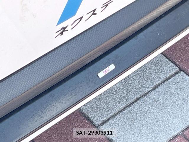 Subaru WRX STI 2017-08 8220661-2