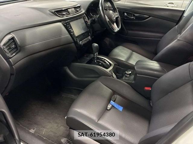 Nissan X-TRAIL 2020-02 8216403-4