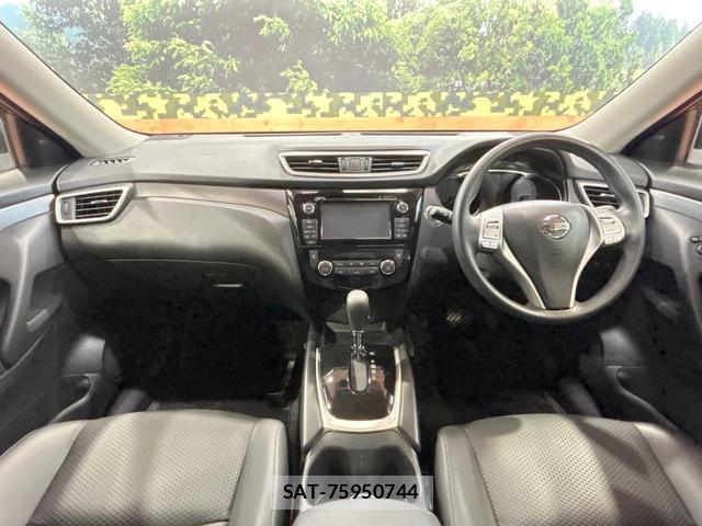 Nissan X-TRAIL 2016-02 8216782-1