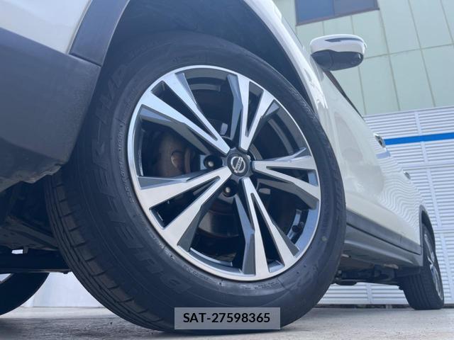 Nissan X-TRAIL 2018-06 8217136-13