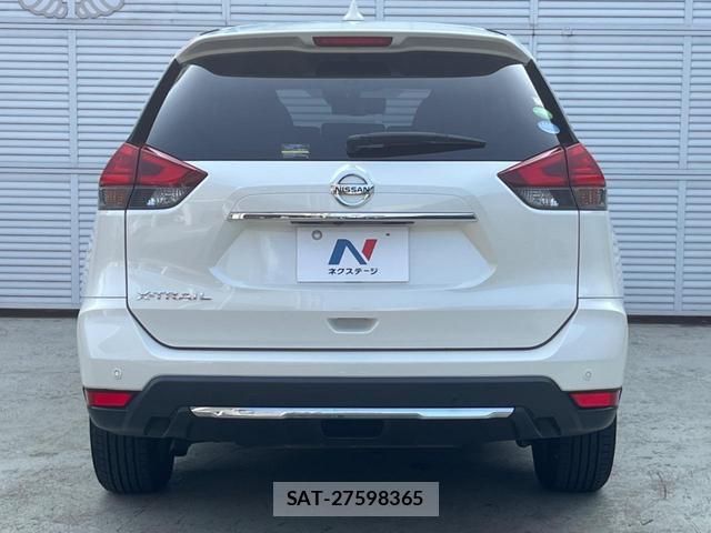 Nissan X-TRAIL 2018-06 8217136-15