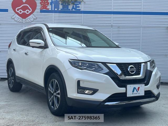 Nissan X-TRAIL 2018-06 8217136-16
