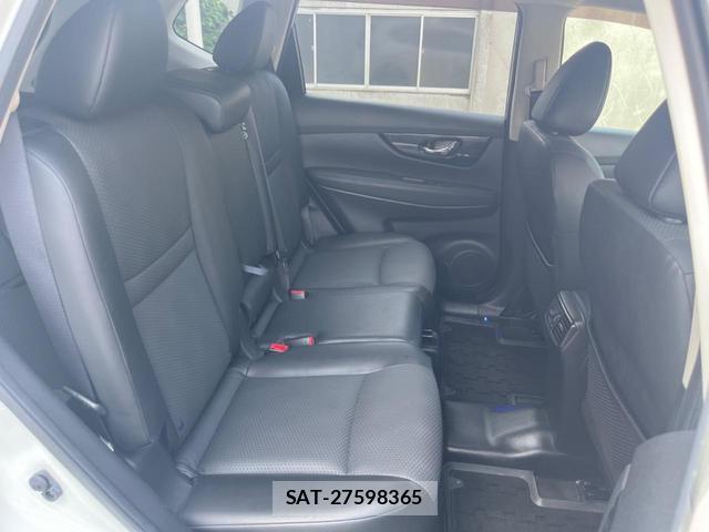Nissan X-TRAIL 2018-06 8217136-9