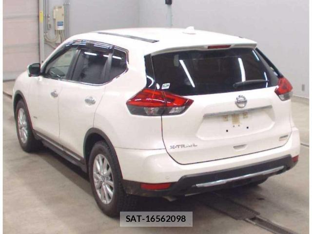 Nissan X-TRAIL 2017-07 8217909-1