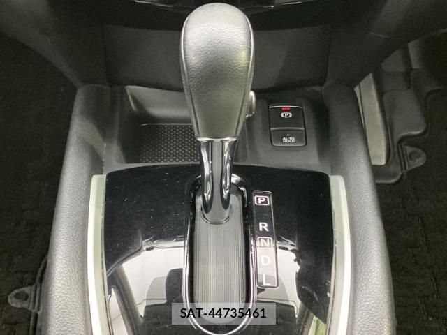 Nissan X-TRAIL 2019-05 8218481-16