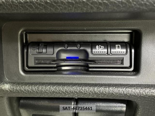 Nissan X-TRAIL 2019-05 8218481-17
