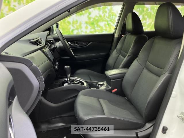 Nissan X-TRAIL 2019-05 8218481-5