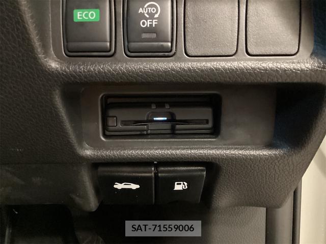 Nissan X-TRAIL 2019-08 8218678-4