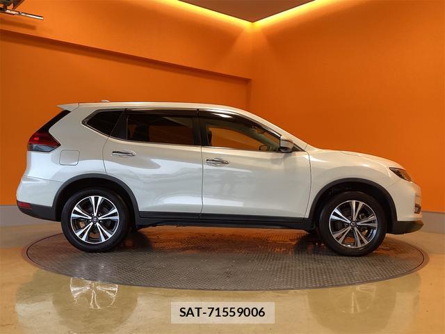 Nissan X-TRAIL 2019-08 8218678-7