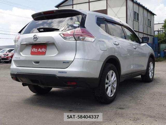Nissan X-TRAIL 2015-04 8219250-12