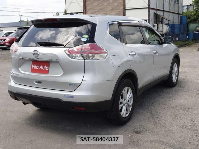 Nissan X-TRAIL 2015-04 8219250-13