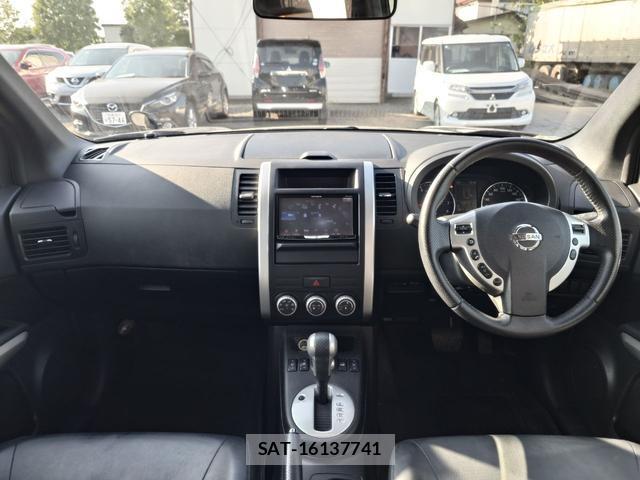 Nissan X-TRAIL 2014-01 8219252-7