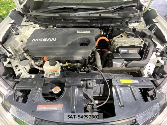 Nissan X-TRAIL 2017-05 8219325-17
