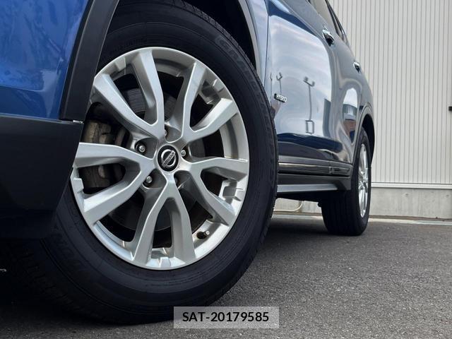 Nissan X-TRAIL 2017-09 8219424-12