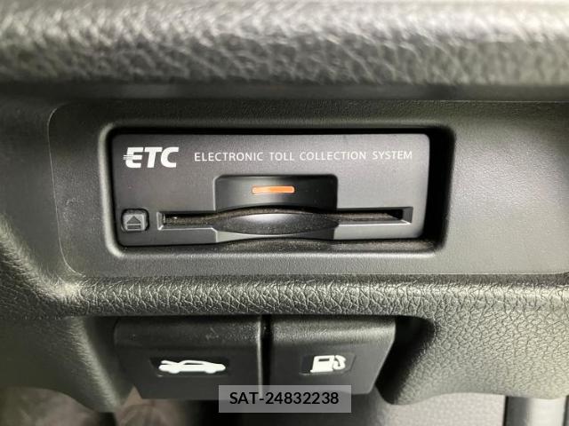 Nissan X-TRAIL 2016-03 8220151-12