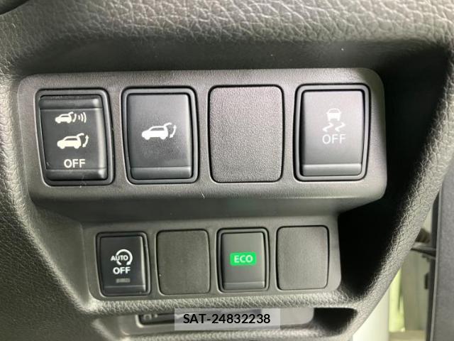 Nissan X-TRAIL 2016-03 8220151-15