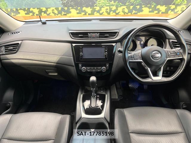 Nissan X-TRAIL 2018-08 8220358-1