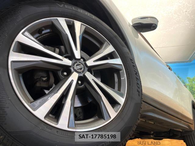 Nissan X-TRAIL 2018-08 8220358-12