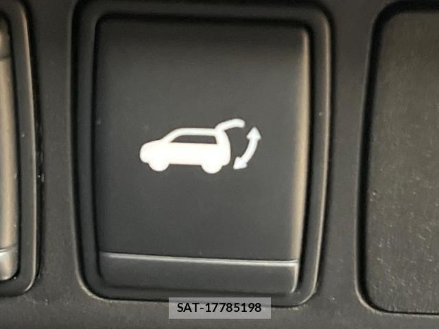 Nissan X-TRAIL 2018-08 8220358-5