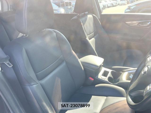 Nissan X-TRAIL 2015-09 8220969-8