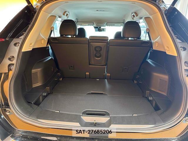 Nissan X-TRAIL 2018-07 8221041-16