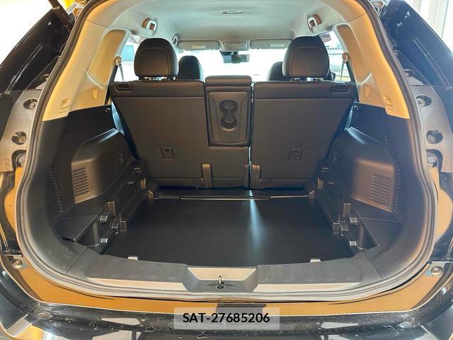 Nissan X-TRAIL 2018-07 8221041-17