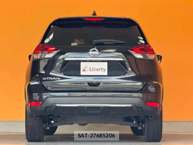 Nissan X-TRAIL 2018-07 8221041-4
