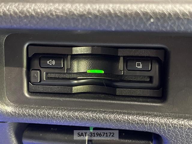 Nissan X-TRAIL 2019-03 8221134-5