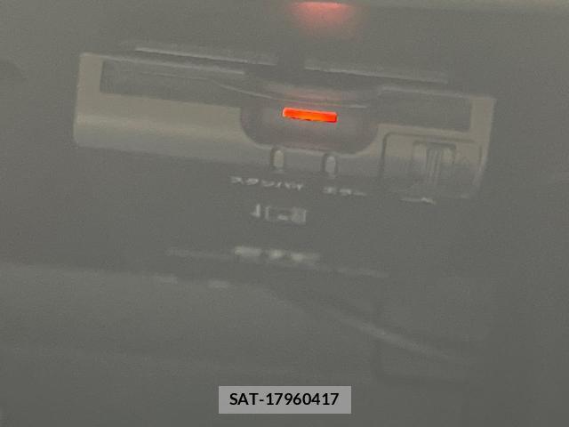 Nissan X-TRAIL 2018-03 8221140-5