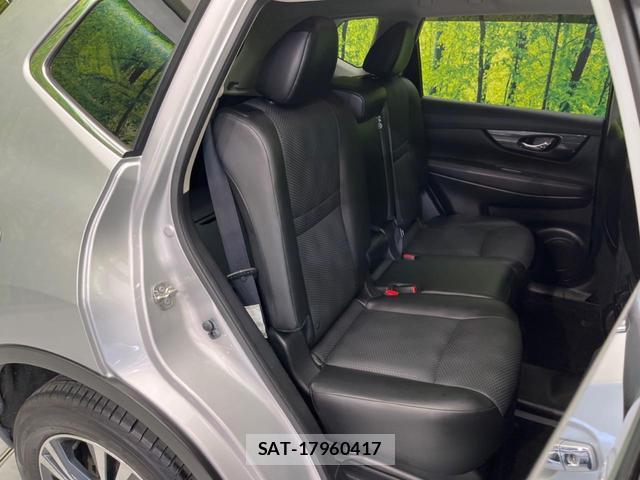 Nissan X-TRAIL 2018-03 8221140-8