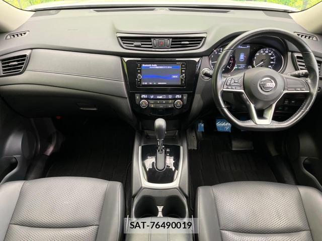 Nissan X-TRAIL 2017-08 8221147-1