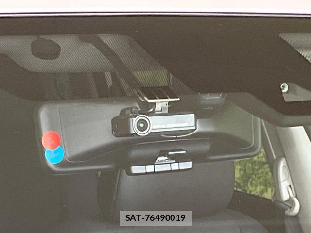 Nissan X-TRAIL 2017-08 8221147-5