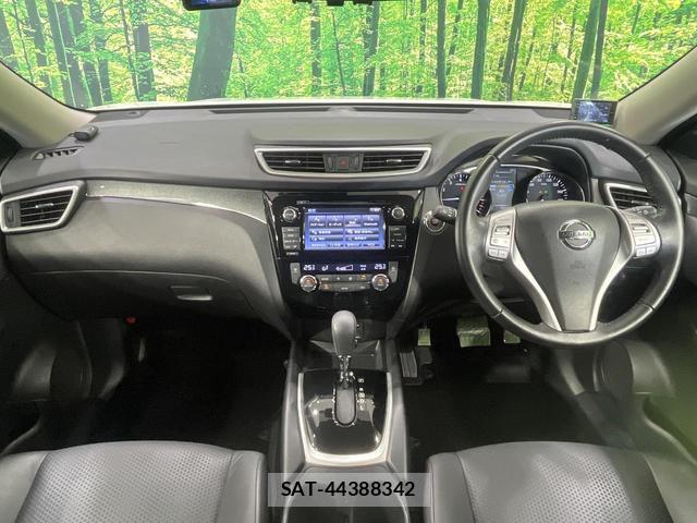 Nissan X-TRAIL 2015-06 8221581-1