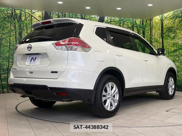 Nissan X-TRAIL 2015-06 8221581-16