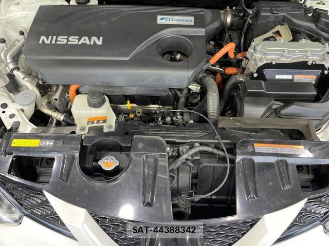 Nissan X-TRAIL 2015-06 8221581-17