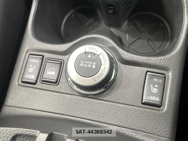Nissan X-TRAIL 2015-06 8221581-6