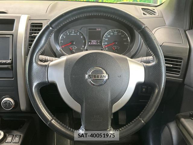 Nissan X-TRAIL 2011-02 8221653-10