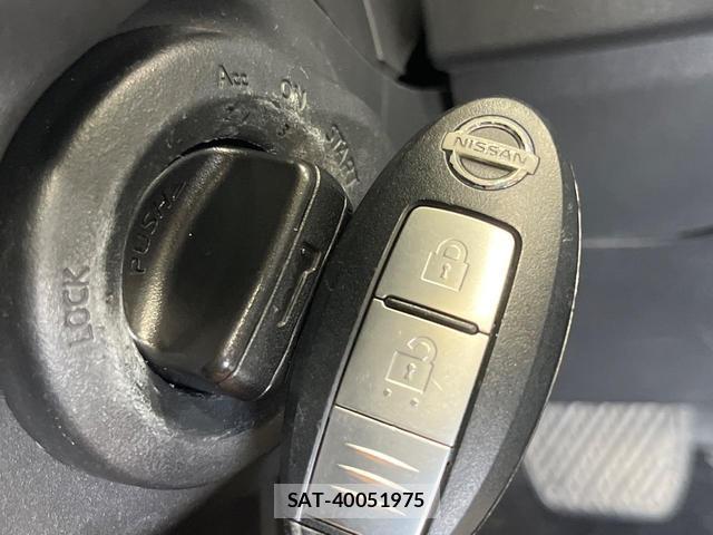 Nissan X-TRAIL 2011-02 8221653-6