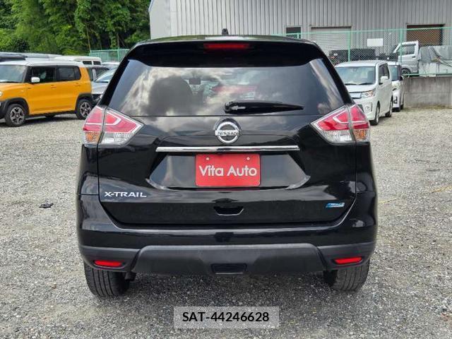 Nissan X-TRAIL 2014-01 8221888-10