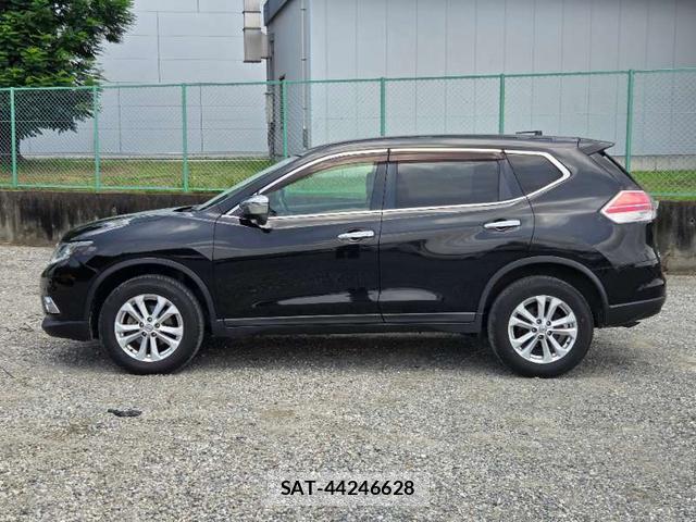 Nissan X-TRAIL 2014-01 8221888-2