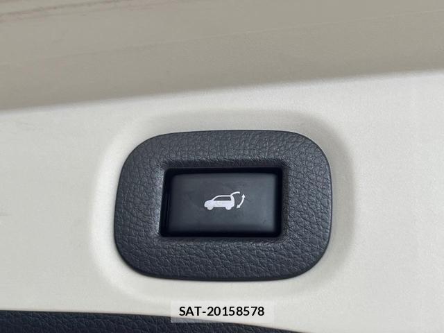 Nissan X-TRAIL 2015-06 8222179-5