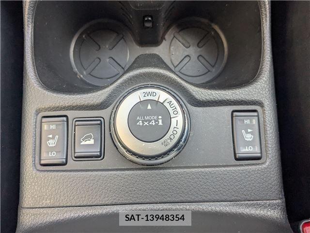 Nissan X-TRAIL 2015-06 8222209-13