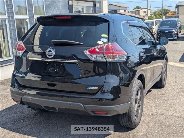 Nissan X-TRAIL 2015-06 8222209-5