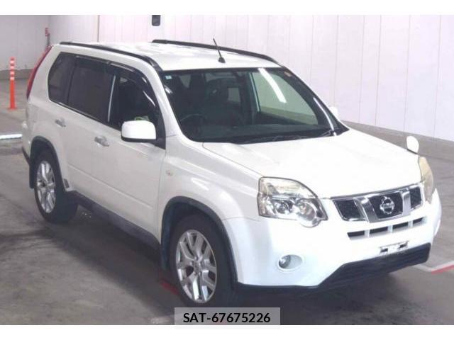 Nissan X-TRAIL 2012-07 8222555-0