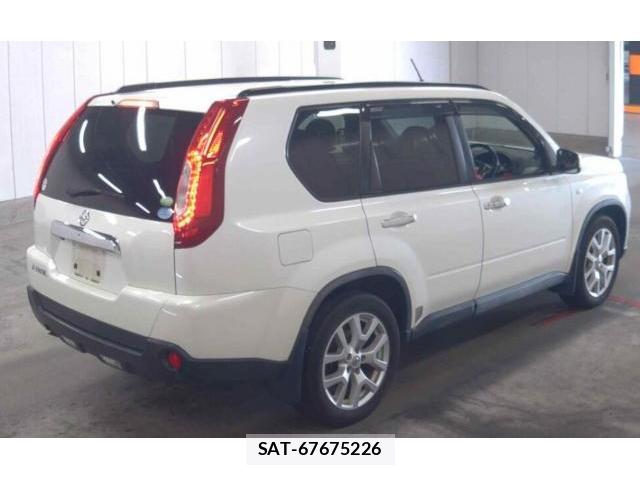 Nissan X-TRAIL 2012-07 8222555-2