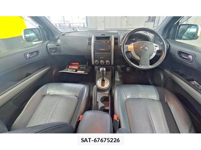 Nissan X-TRAIL 2012-07 8222555-4