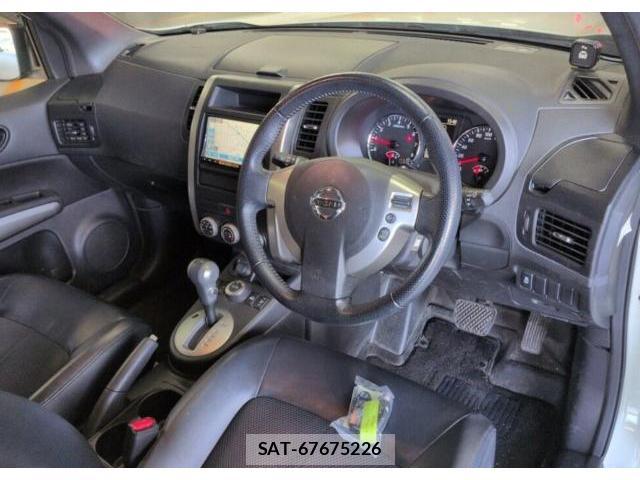 Nissan X-TRAIL 2012-07 8222555-5