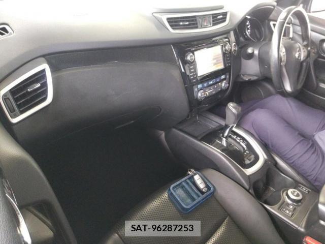Nissan X-TRAIL 2015-07 8223591-2